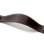 Gela bútorfogantyú 128 mm sötétbarna bőr - Hettich 9113646